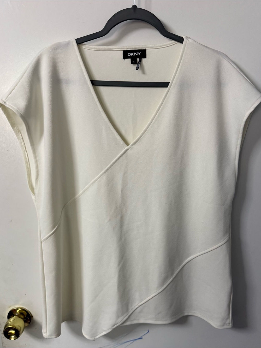 DKNY Cream V-Neck Short Sleeve Top